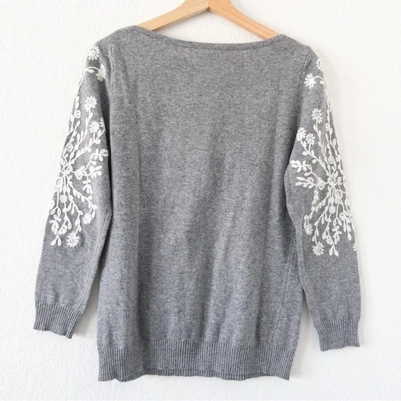 Rain + Rose Gray Embroidered‎ Floral Angora Sweater Size Small - Picture 4 of 10